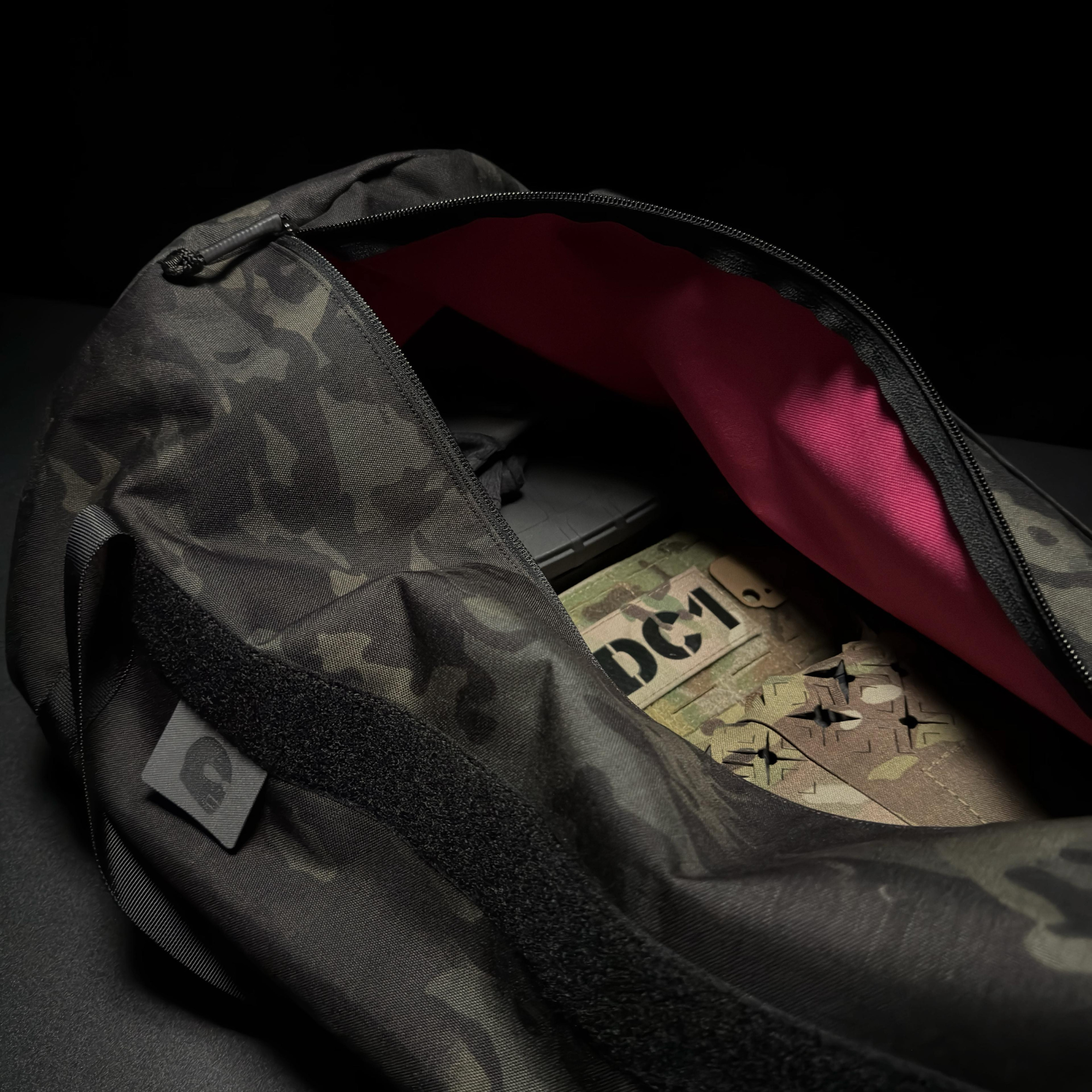 MULTICAM BLACK DUFFLE W/PINK INTERIOR